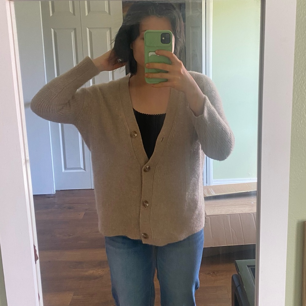 Quince Cashmere Cardigan v-neck Boxy Oatmeal quiet luxury old money soft capsule